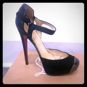 Christian LOUBOUTIN Maggie platform suede pump